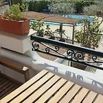 Le Petit Clos فندق مبيت وإفطار 3*
