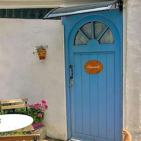 Le Petit Clos فندق مبيت وإفطار 3*