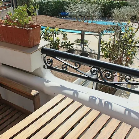 Le Petit Clos 住宿加早餐酒店 3*